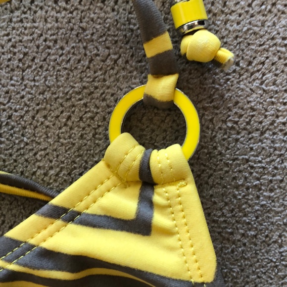 Bikini - Picture 4 of 4